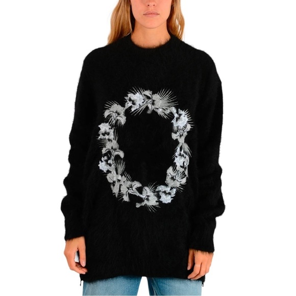 Sweaters - Angora Blend Black Fuzzy Gray Floral Circle Designer Inspired Tunic Sweater Sz 6